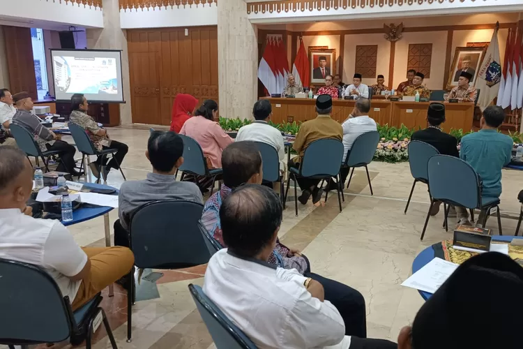 Sosialisasi Tata Cara Uji Kelayakan dan Kepatutan Bakal Calon Dewan Kota Utara